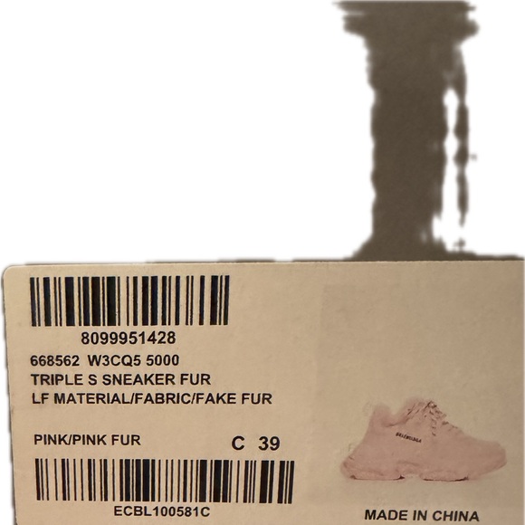 BALENCIAGA women’s TRIPLE S Sneaker Fur pink with pink fur EUR 39  US size 9 NWT - Picture 2 of 8